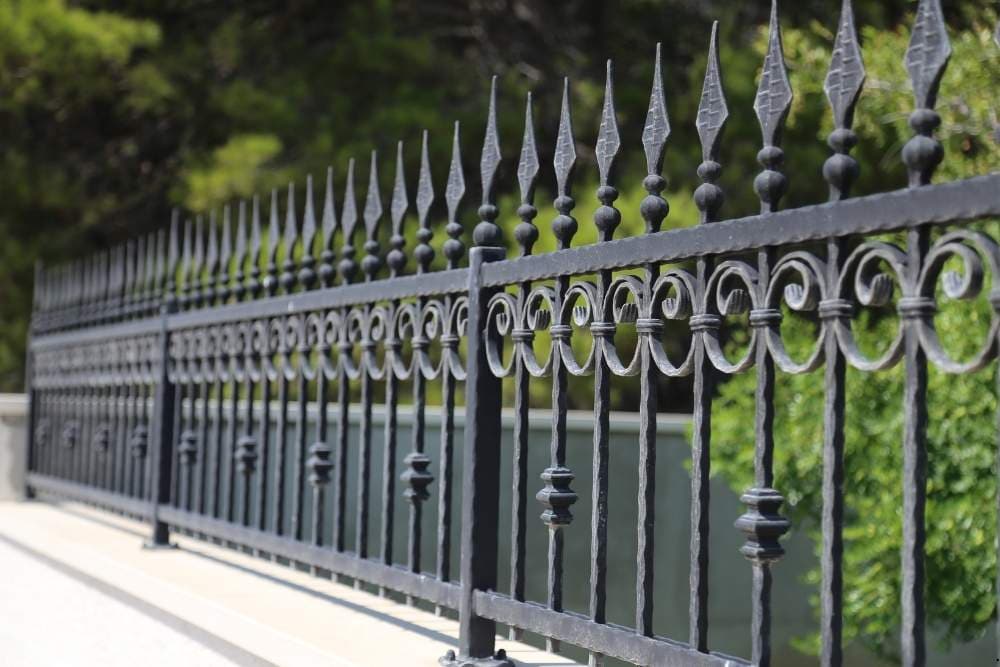 How to Secure Your Big Island Property with a Custom Fence Solution